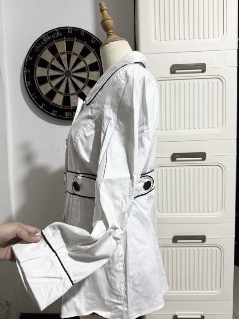 Korean Style White Coat (Category: Coats, Jackets and Outerwear) located in Manila. Submitted by thechobecloset (Listing ID 1468817176, Image 2). Description: FIX PRICE Size: S-M Thrifted.
