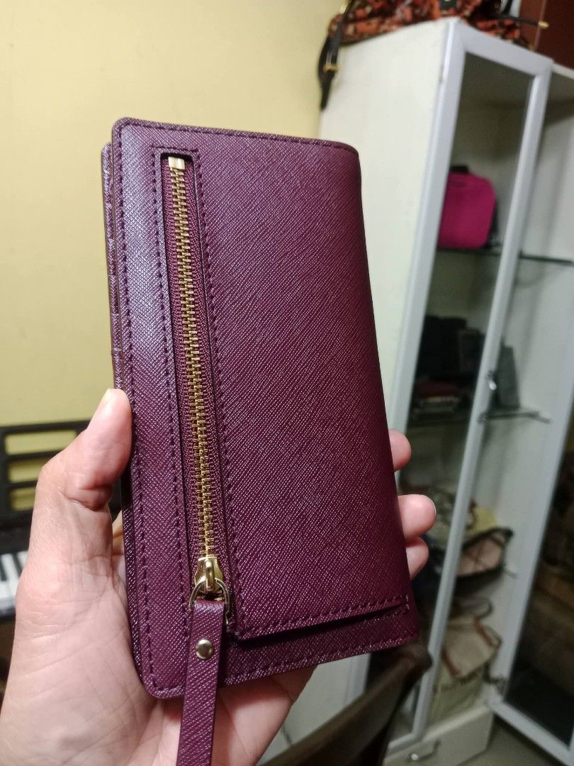 KS Burgundy (Category: Wallets & Card holders) located in Angeles City. Submitted by mjshoppingretail (Listing ID 1468748977, Image 2). Description: orig KS like new.