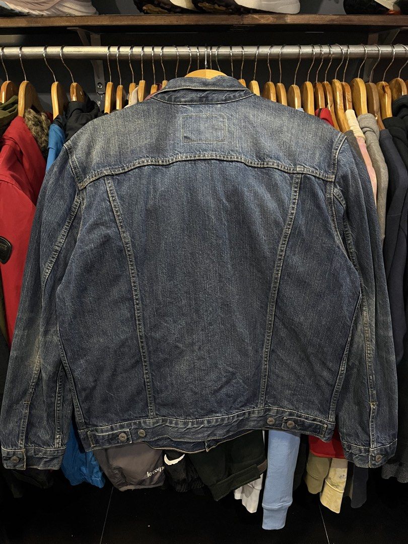 L E V I S Denim Jacket (Category: Coats, Jackets and Outerwear) located in Baliuag. Submitted by TOCThrift (Listing ID 1468713542, Image 3). Description: L E V I S Denim Jacket Size L on tag 23 width x 27 Length L-XL mens fit Excellent Condition minor collarline(not noticeable) 1580 + SF Baliwag, Bulacan.