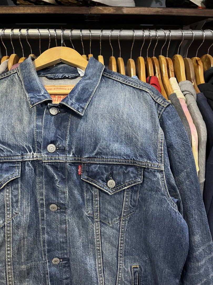 L E V I S Denim Jacket (Category: Coats, Jackets and Outerwear) located in Baliuag. Submitted by TOCThrift (Listing ID 1468713542, Image 2). Description: L E V I S Denim Jacket Size L on tag 23 width x 27 Length L-XL mens fit Excellent Condition minor collarline(not noticeable) 1580 + SF Baliwag, Bulacan.