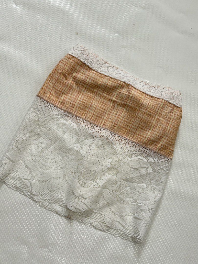 lace tube top (Category: Sleeveless) located in Bacolod City. Submitted by helpmedeclutter____tf (Listing ID 1468762994, Image 2). Description: no flaws small to medium sf 95 via jnt mop: bpi.