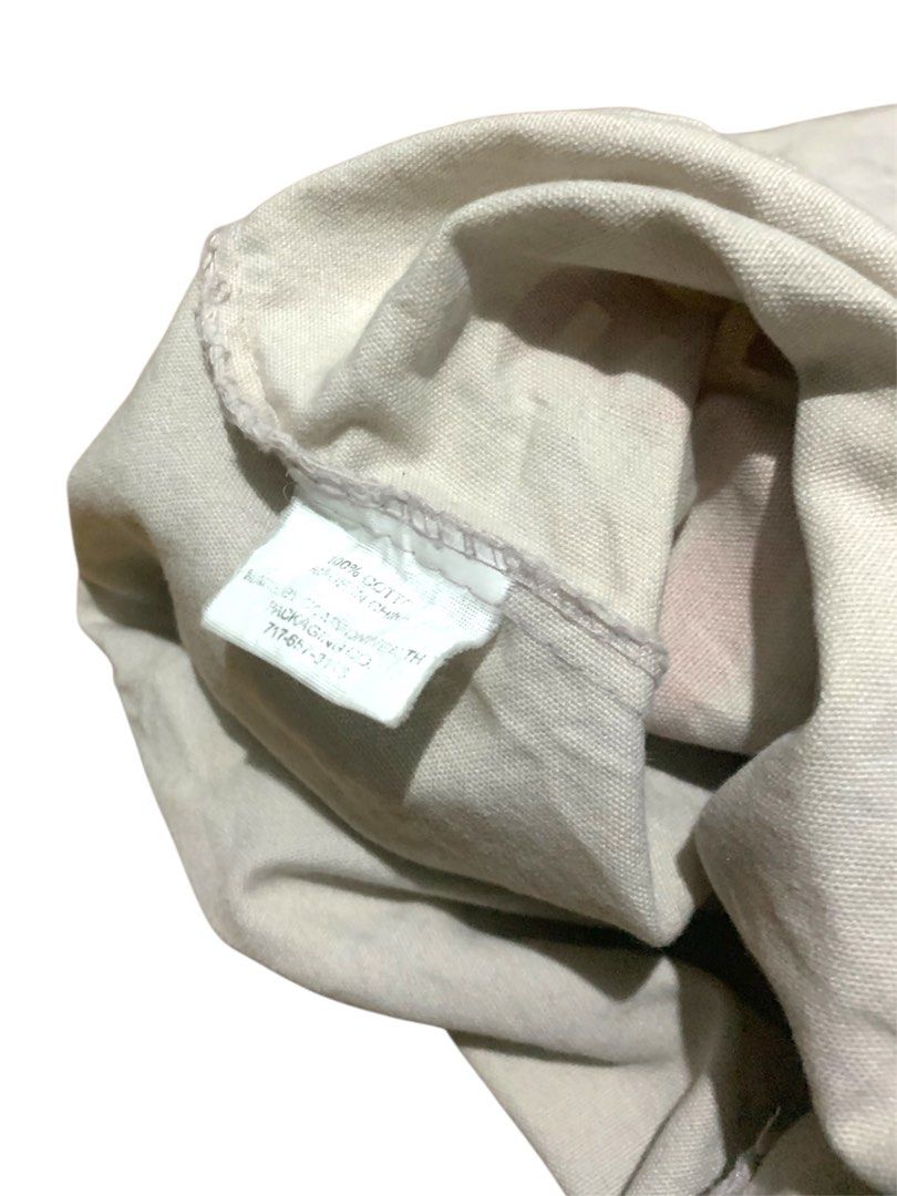 Lacoste Live (Category: Tote Bags) located in Manila. Submitted by lyf_7hrift (Listing ID 1468863126, Image 3). Description: Lacoste Live Tote Bag P280 9/10 Color Rate Excellent Condition.