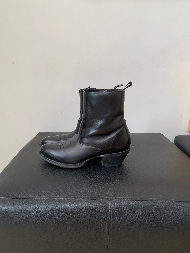 Laredo Fletcher Western Boots (Category: Boots) located in Paranaque City. Submitted by bulldogdad (Listing ID 1468785726, Image 1). Description: - Color: Black - 100% Leather - Cowboy Heel - Side Zips - Removable Orthotic Insoles.
