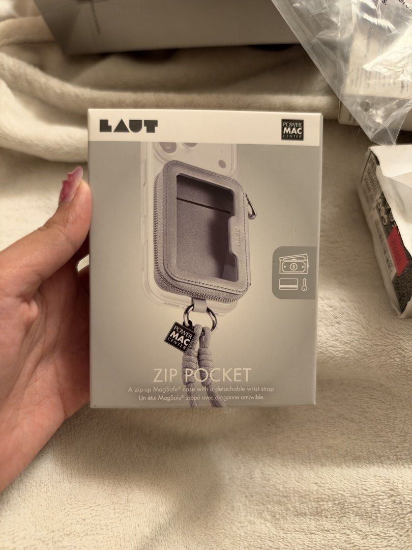 Laut Zip Pocket Magsafe (Category: Cases & Sleeves) located in Angeles City. Submitted by thesecondlane (Listing ID 1468886773, Image 1). Description: 3 stocks.