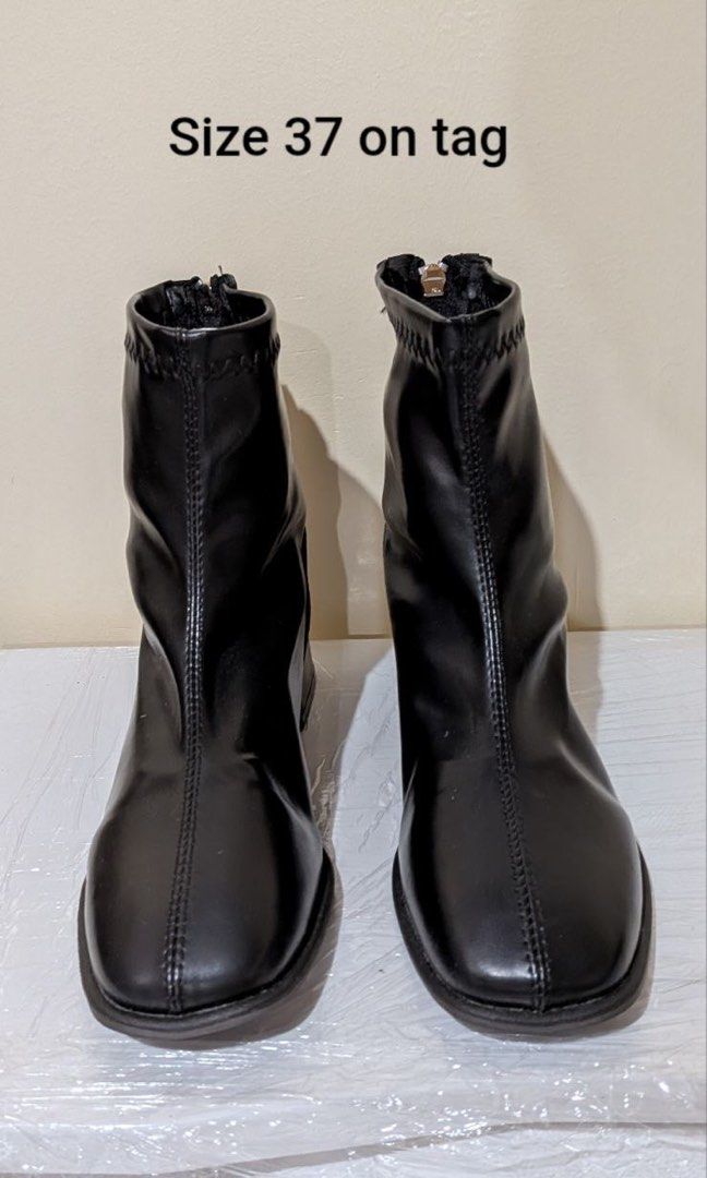 Leather ankle boots heeled (Category: Boots) located in Baguio. Submitted by suffering (Listing ID 1468920138, Image 2). Description: Baguio .