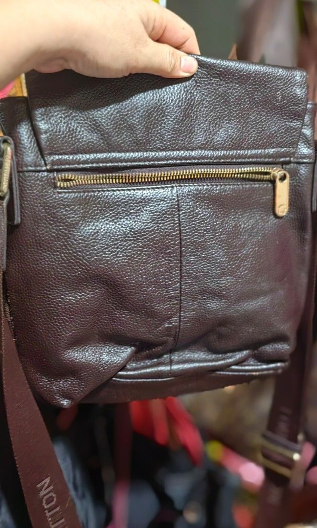 Leather LV sling (Category: Sling Bags) located in Bacolod City. Submitted by darriebags88 (Listing ID 1468774294, Image 2). Description: pure leather no flaw.