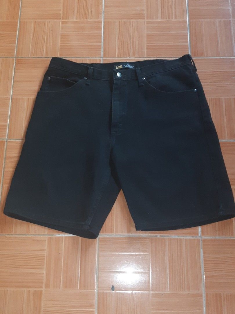 LEE BLACK DENIM HARDPATCH JORTS (Category: Shorts) located in Bauang. Submitted by 2ndskinz_by.irie (Listing ID 1468732560, Image 1). Description: LEE BLACK DENIM HARDPATCH JORTS SIZE: waist 38" length: 22" leg opening: 12" 9/10 color rate lightly used still in crisp condition Php 800 shipped shipping via jnt express LA UNION 📍 DM📩.
