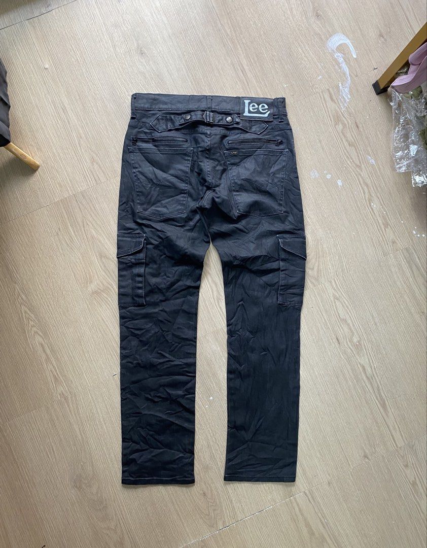 Lee BRAVE RIDERS Cargo Pants (Category: Jeans) located in Zamboanga. Submitted by ak.hunt (Listing ID 1468821243, Image 1). Description: Lee BRAVE RIDERS Cargo Pants Size 30 Measurements Waist 30/32 Length 38.5 Rise 10 Thigh 10.5 Leg Opening 7 Condition: excellent Price: 1600+sf Pm.