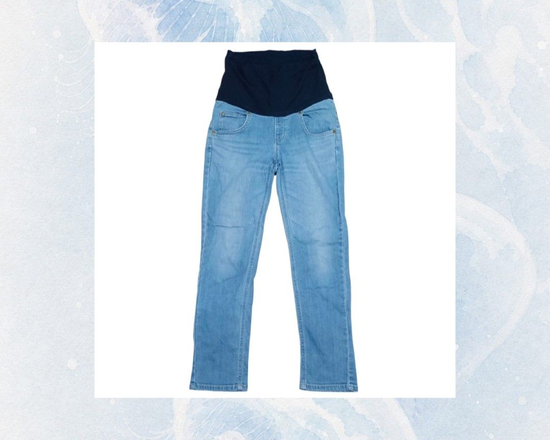 LEE Full Panel Maternity Jeans -Medium #2243 (Category: Maternity wear) located in Santa Cruz. Submitted by gie_thrift_shop (Listing ID 1468926054, Image 2). Description: 🩷LEE Full Panel Maternity Jeans 🩷Color:Denim Blue 🩷Size:Medium on tag ⭐Hips:87-101cm ⭐Waist: 81-102cm 🟤Measurements:Tape measure (in) 📏Waistline:32inches 📏Length:42inches 🔵Little sign of usage ℹ️Washed 🍀Notes: • Color may slightly vary due to lighting • Please manage exp