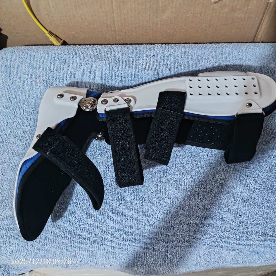 LEG SUPPORT (Category: Medical Supplies & Tools) located in Pasig City. Submitted by rhinag (Listing ID 1468927616, Image 3). Description: Pasig loc lalamove delivery used once size large fit for left foot.
