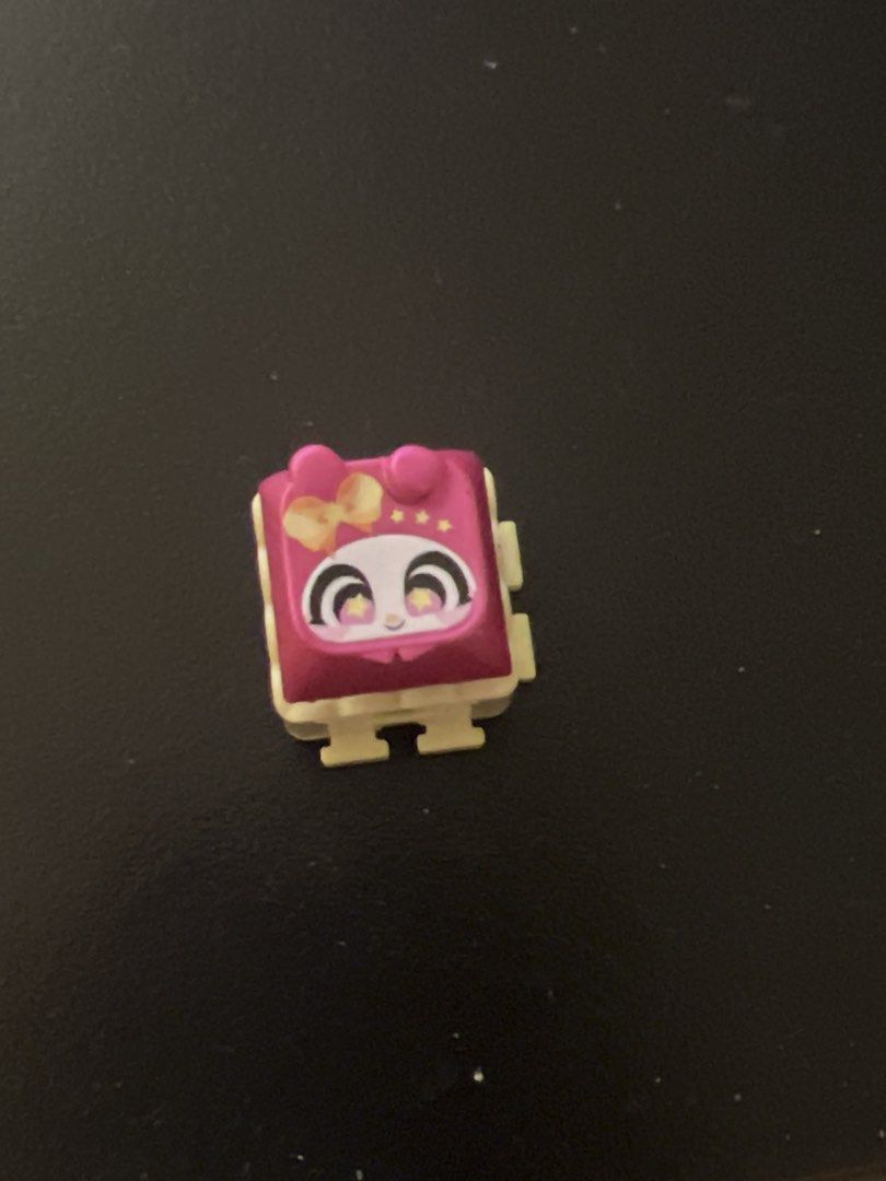 legendary my melo clickeez (Category: Designer & Blind Box Toys) located in Pasig City. Submitted by snoopeaa (Listing ID 1468849262, Image 1). Description: mop: gcash mod: jnt or lalamove.