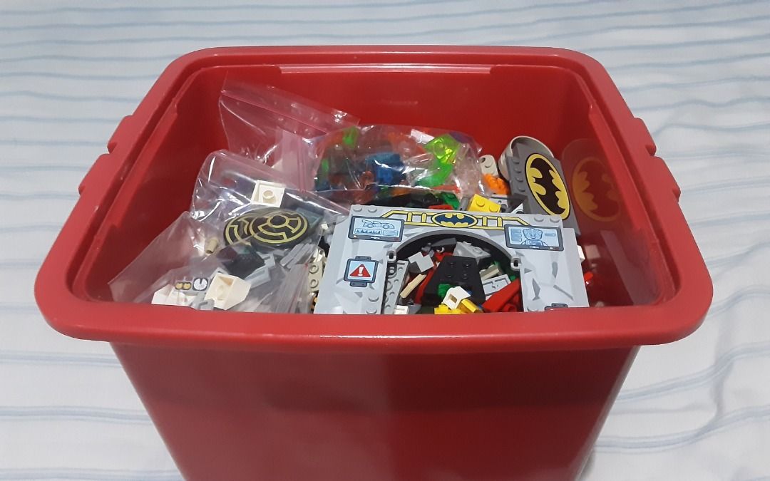 LEGO Brick Lot - 3.5 Kilos (Category: Lego & Building Sets) located in Quezon City. Submitted by bobbyrey2 (Listing ID 1468769251, Image 3). Description: LEGO Brick Lot - 3.5 Kilos 3.5 KILOS Original LEGO. In very good condition. Lightly used. Pre-loved, from personal collection. First-owned, hindi galing ukay-ukay. Includes Red Bin (Megabloks Brand) PhP 3,200.00 only for the lot. (Negotiable. Usap tayo, offer lang. Yung reasonable sana, wag bura