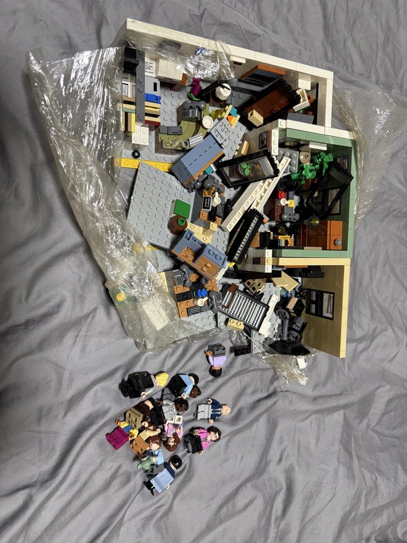 lego the office as is (Category: Figurines & Statues) located in Quezon City. Submitted by whatthehellywhatthehalleberry (Listing ID 1468846996, Image 3). Description: as is, wysiwyg .