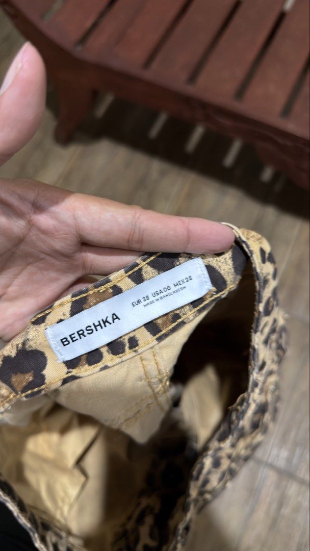LEOPARD BERSHKA PANTS (Category: Jeans) located in Manila. Submitted by urban.vintage (Listing ID 1468873541, Image 3). Description: ISSUE: NONE (NEED WASH) MOP :GCASH (NO COD) SHIP VIA: LALAMOVE & J&T LOCATION: PASIG CITY LENGTH: 39 HEM : 10 WIDTH : 32.