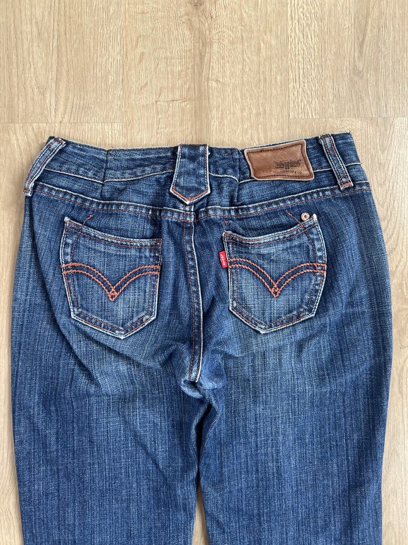 Levis 2007 LOW-RISE BOOTCUT (Category: Jeans) located in Angeles City. Submitted by mark.happenss (Listing ID 1468783347, Image 2). Description: Vintage Levis 2007 LOW-RISE BOOTCUT JEANS Waist: 28 Length: 37 Thigh: 9 Hem: 7.5.