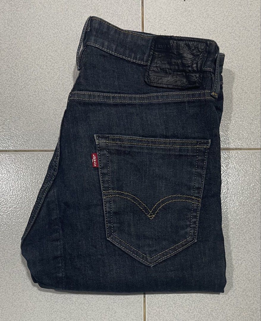 Levis 511 Commuter Jeans (Category: Jeans) located in Mandaue City. Submitted by MJ_80 (Listing ID 1468863165, Image 1). Description: Mens Levis 511 Commuter Jeans Buttonfly Dark Indigo Stretch Size 32 No Alteration See photos for measurements Color rate & Condition : 9.8/10 Price: 1,850 .