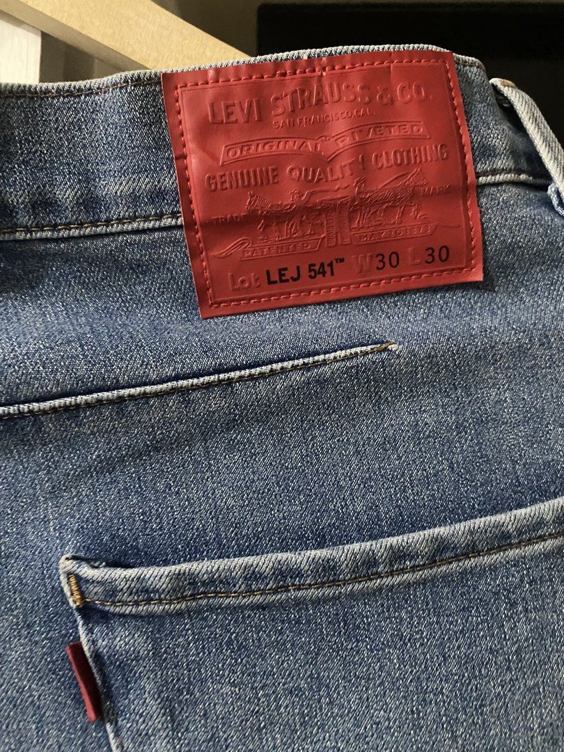 Levis engineered w30 l30 (Category: Jeans) located in Santa Maria. Submitted by jordangail (Listing ID 1468766385, Image 1). Description: Levis engineered jean 541 w30 L30 30-32x37 altered (model 5'7 to 5'😎 hem 7.5 Issue: may butas sa pundya patahi nyo na lang. di kita pag suot 🙂 sumabit ata Budgetmeal Wala na issue bukod jan Excellent pa Mine na Gcash Jnt God bless.