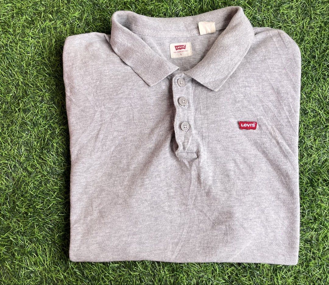 LEVI’S HOUSEMARK POLO SHORT (Category: Formal Shirts) located in Carcar. Submitted by thrift_kidd (Listing ID 1468751967, Image 2). Description: LEVI’S HOUSEMARK POLO SHIRT Large on tag Dimes: 21x28b29 Excellent Condition DM ME TO PURCHASE 📩.