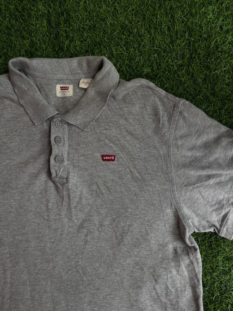 LEVI’S HOUSEMARK POLO SHORT (Category: Formal Shirts) located in Carcar. Submitted by thrift_kidd (Listing ID 1468751967, Image 3). Description: LEVI’S HOUSEMARK POLO SHIRT Large on tag Dimes: 21x28b29 Excellent Condition DM ME TO PURCHASE 📩.