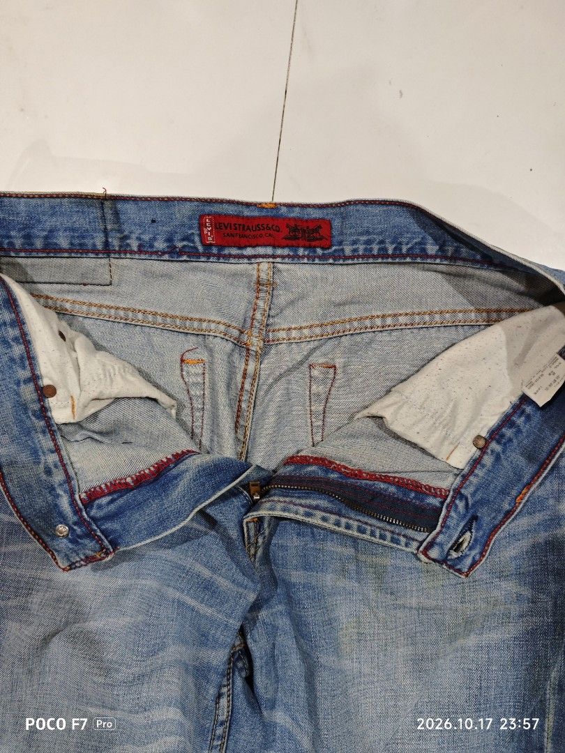 Levi's jeans pants (Category: Activewear) located in Mexico. Submitted by josephnuqui1980 (Listing ID 1468761220, Image 3). Description: Model/Fit: Lot 506 (Historically, Lot 506 is famous as the designation for Levi's legendary 1905 Type I denim jacket, but Levi's has also utilized the 506 number for specific regional or vintage-inspired straight-leg denim fits). Size: W 34 L 34 (Waist 34 inches, Inseam/Length 34 inches). Color/Wash: Light-to-me