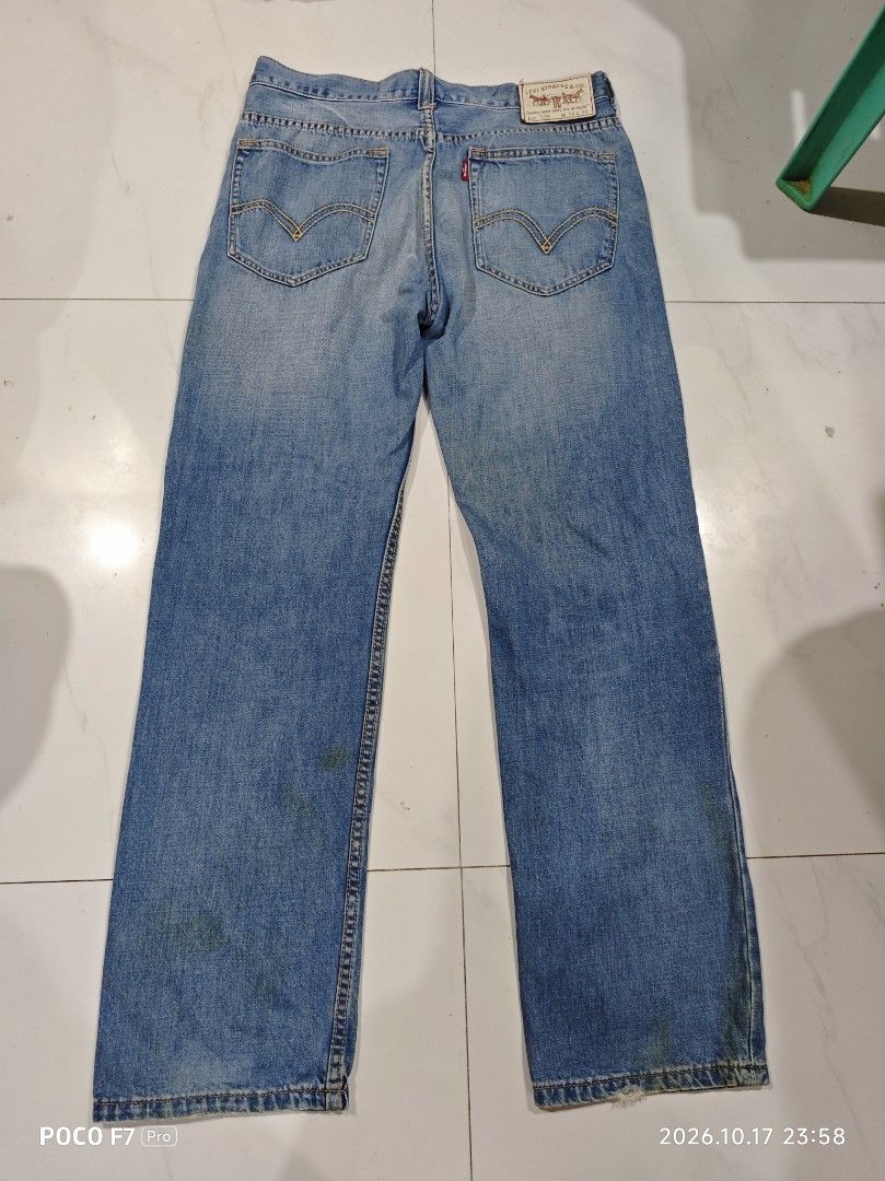 Levi's jeans pants (Category: Activewear) located in Mexico. Submitted by josephnuqui1980 (Listing ID 1468761220, Image 1). Description: Model/Fit: Lot 506 (Historically, Lot 506 is famous as the designation for Levi's legendary 1905 Type I denim jacket, but Levi's has also utilized the 506 number for specific regional or vintage-inspired straight-leg denim fits). Size: W 34 L 34 (Waist 34 inches, Inseam/Length 34 inches). Color/Wash: Light-to-me
