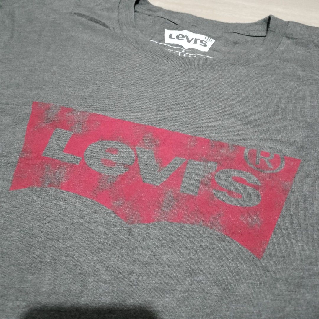 LEVIS SHIRT (Category: Tshirts & Polo Shirts ) located in Sariaya. Submitted by social_animalz (Listing ID 1468867994, Image 3). Description: 22 x 28.5 design talaga yung parang mga cracks shipping fee is not included.