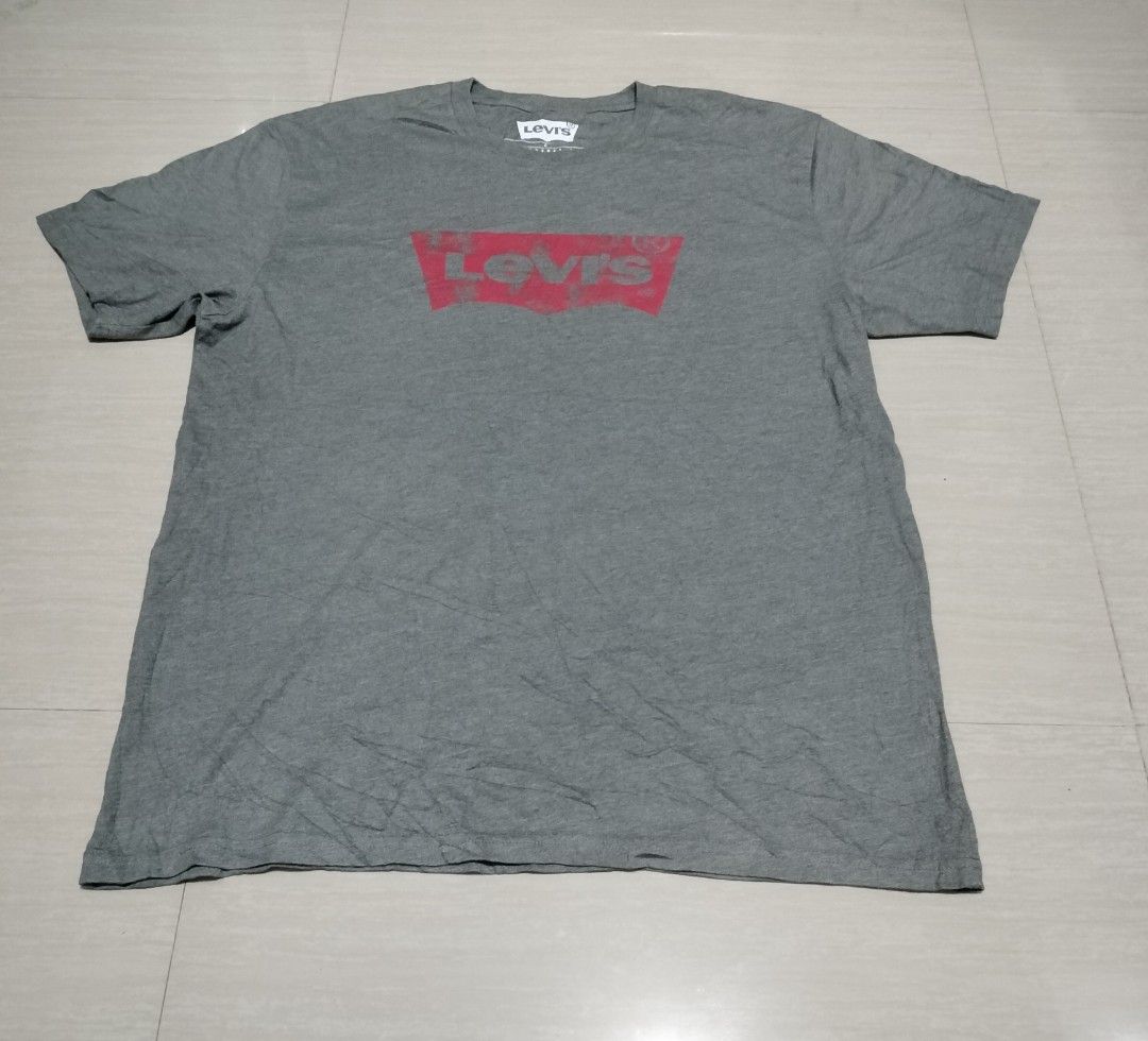 LEVIS SHIRT (Category: Tshirts & Polo Shirts ) located in Sariaya. Submitted by social_animalz (Listing ID 1468867994, Image 2). Description: 22 x 28.5 design talaga yung parang mga cracks shipping fee is not included.