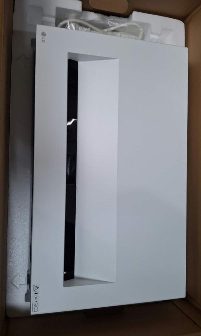 LG Cinebeam Laser 4k Ultra Smart Projector (Category: Projectors) located in Paranaque City. Submitted by ivy69425 (Listing ID 1468780444, Image 3). Description: .