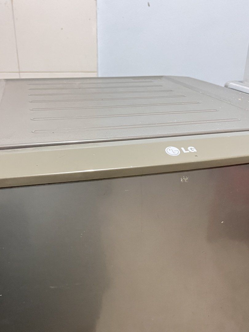 LG Upright / Single-Door Freezer (Category: Refrigerators and Freezers) located in Pasig City. Submitted by keniibanes (Listing ID 1468764237, Image 2). Description: LG Upright / Single-Door Freezer Price: ₱6,000 (Negotiable) Details & Specs: Brand: LG Type: Upright / Single-Door Freezer Size: Approx. 48” x 21” inches Key Features: - Heavy-duty and super lamig! - Used for a baking business - No functional issues, 100% working, plug and use! Issue