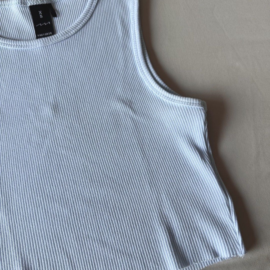 Light Blue Ribbed Crop Tank Top (Category: Sleeveless) located in San Juan City. Submitted by keep.it.clean (Listing ID 1468819972, Image 3). Description: - bought from Australia .