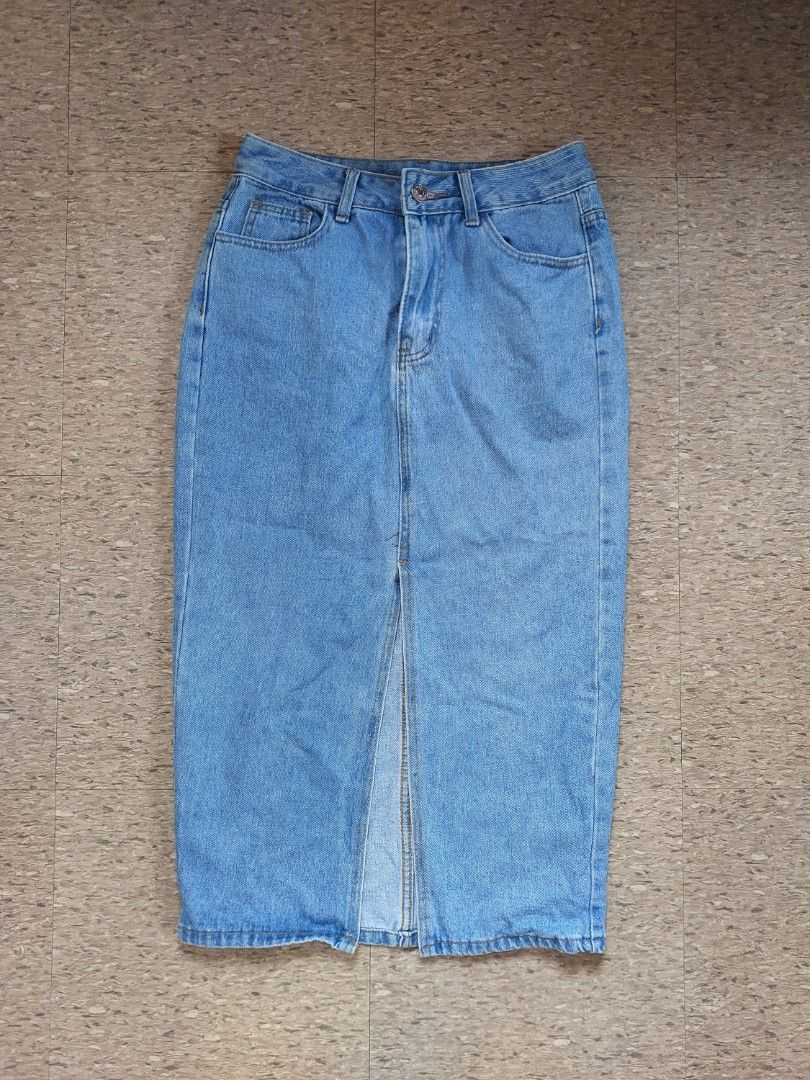 Light Blue Wash Front Slit Denim Skirt (Category: Skirts) located in Manila. Submitted by kodaprimo_ (Listing ID 1468746539, Image 1). Description: waist: 27 pls message me for when worn!.