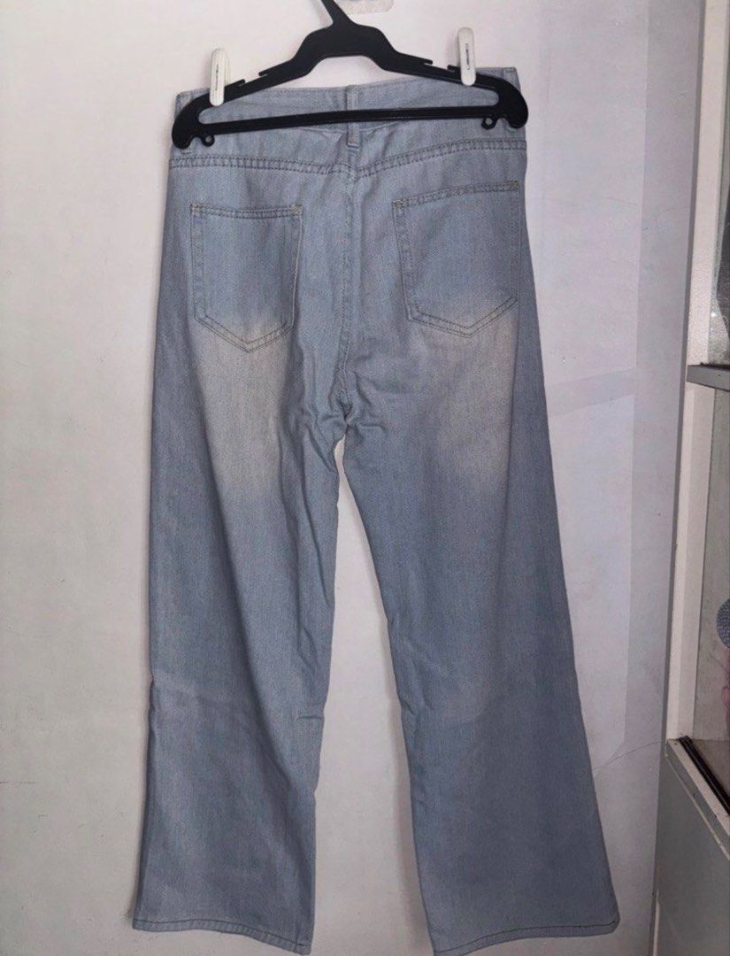 Light Wash Denim Jeans (Category: Jeans) located in General Trias. Submitted by r_bimil (Listing ID 1468724429, Image 2). Description: Light Wash Denim Jeans for sale!.