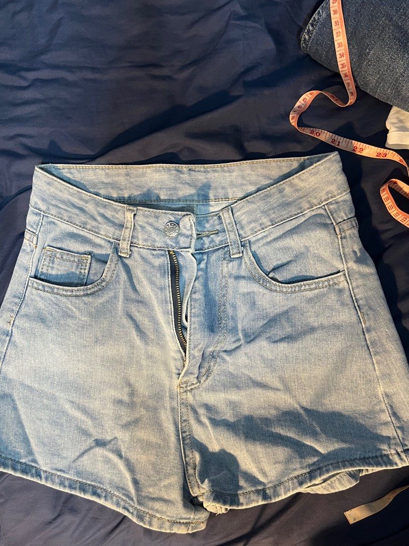 Light wash denim shorts with back pockets (Category: Shorts) located in Marikina City. Submitted by yssacee (Listing ID 1468920311, Image 1). Description: - Style: Light wash denim shorts with a classic mid-rise fit - best fits XS to S - Closure: Front button and zipper - Pockets: Functional front and back pockets - love the color of this and super comfy to wear, rfs does not fit me anymore - shipping from lower antipolo rizal - pm for more pics.