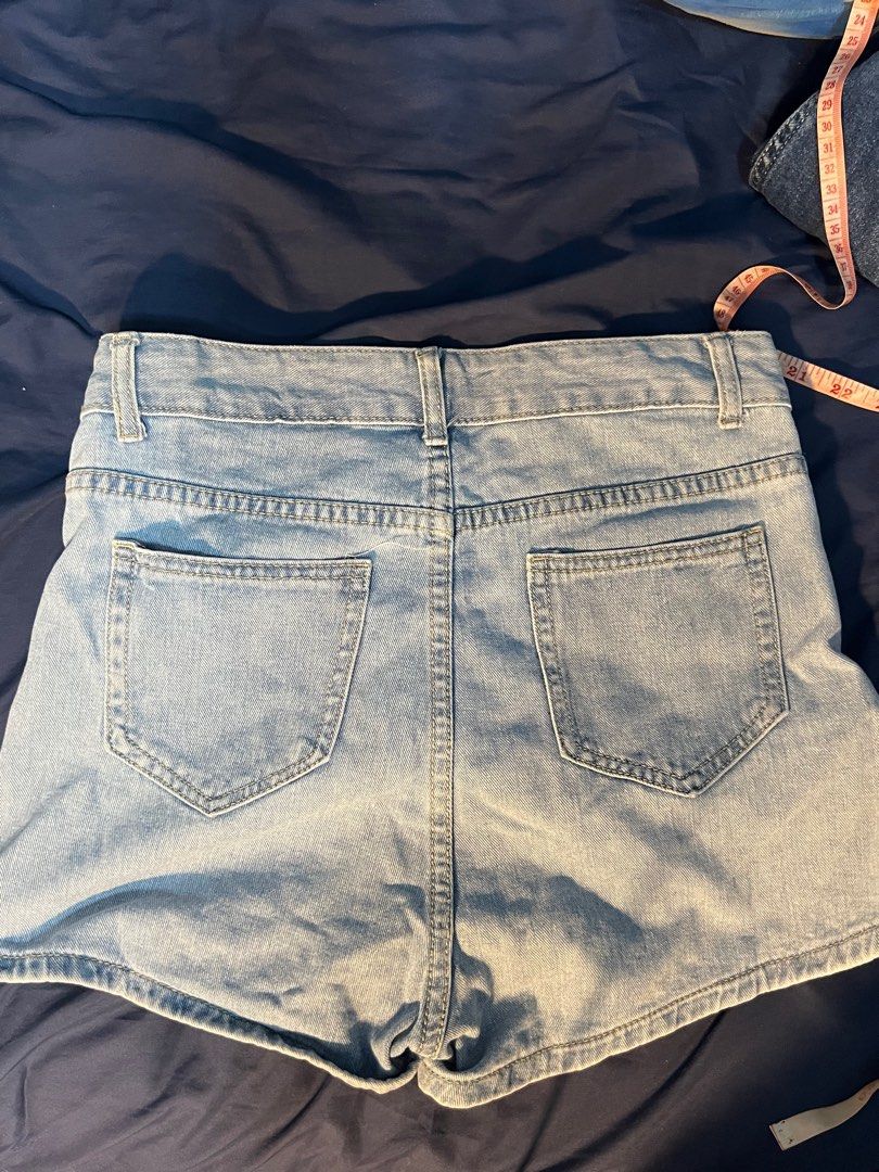Light wash denim shorts with back pockets (Category: Shorts) located in Marikina City. Submitted by yssacee (Listing ID 1468920311, Image 2). Description: - Style: Light wash denim shorts with a classic mid-rise fit - best fits XS to S - Closure: Front button and zipper - Pockets: Functional front and back pockets - love the color of this and super comfy to wear, rfs does not fit me anymore - shipping from lower antipolo rizal - pm for more pics.