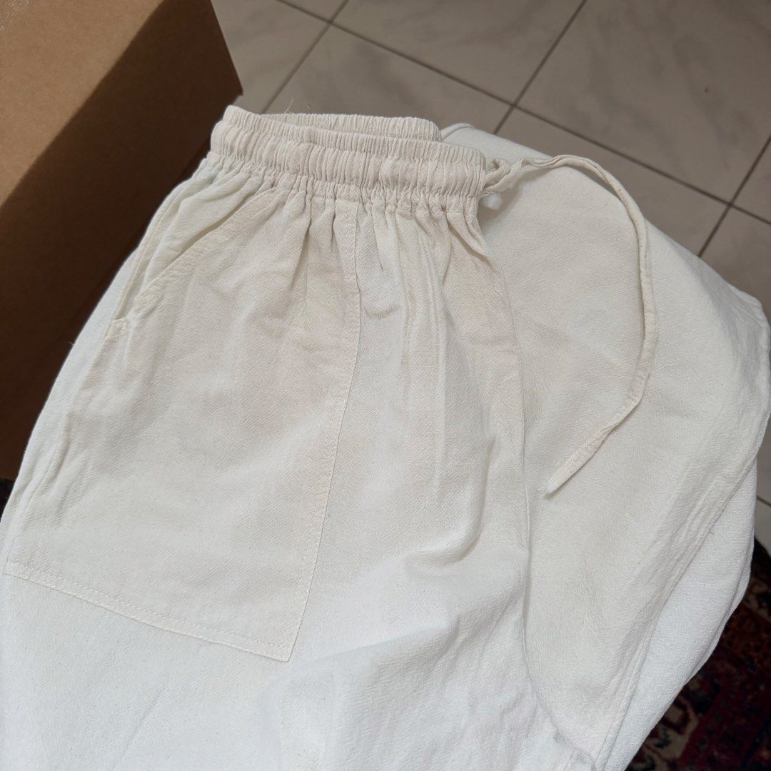 linen drawstring pants (Category: Other Bottoms) located in Cabanatuan. Submitted by brokegirlwholovesclothes (Listing ID 1468736456, Image 3). Description: - best fits waist 24-30" (stretchable) - length 38" .