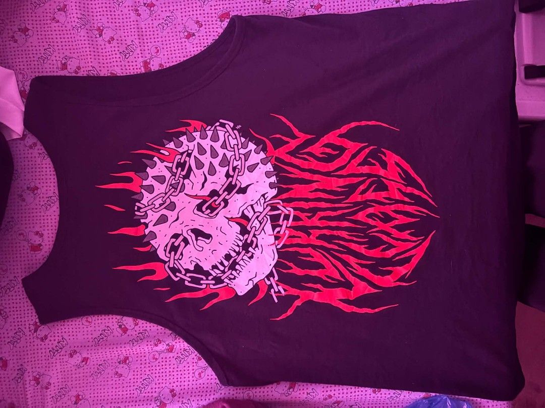 LIRKIN CLASS TANKTOP (Category: Tshirts & Polo Shirts ) located in Santiago. Submitted by cyrone504 (Listing ID 1468846843, Image 1). Description: L ON TAG 10/10 COLOR AND CONDI.
