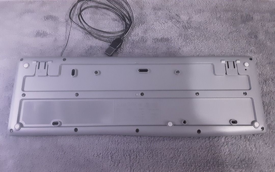 LOGITECH MK200 Wired Keyboard and Generic Webcam Set (Category: Computer Keyboard) located in Quezon City. Submitted by bobbyrey2 (Listing ID 1468796744, Image 3). Description: LOGITECH MK200 Wired Keyboard and Generic Webcam Set Used, but in like-new condition. All keys working. Both legs intact. Set Includes: Logitech MK200 Wired Keyboard Silicone Keyboard Cover Box and Manual Generic Webcam PhP 700.00 only for the set (Negotiable. Usap tayo, o