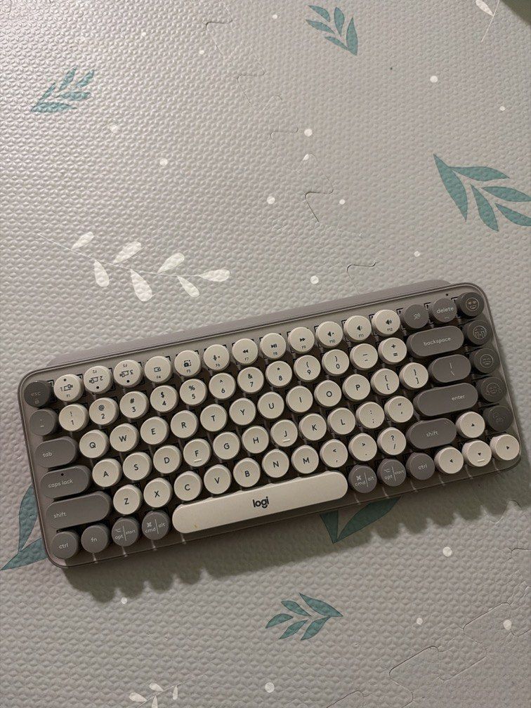 Logitech Popkeys (Gray) (Category: Computer Keyboard) located in Pasig City. Submitted by haynab_ (Listing ID 1468844412, Image 1). Description: - Shipping fee is shouldered by buyer - No return. No exchange policy. Within MM (shipping via gogoexpress): ₱80 Shipping can also be arranged by buyer .