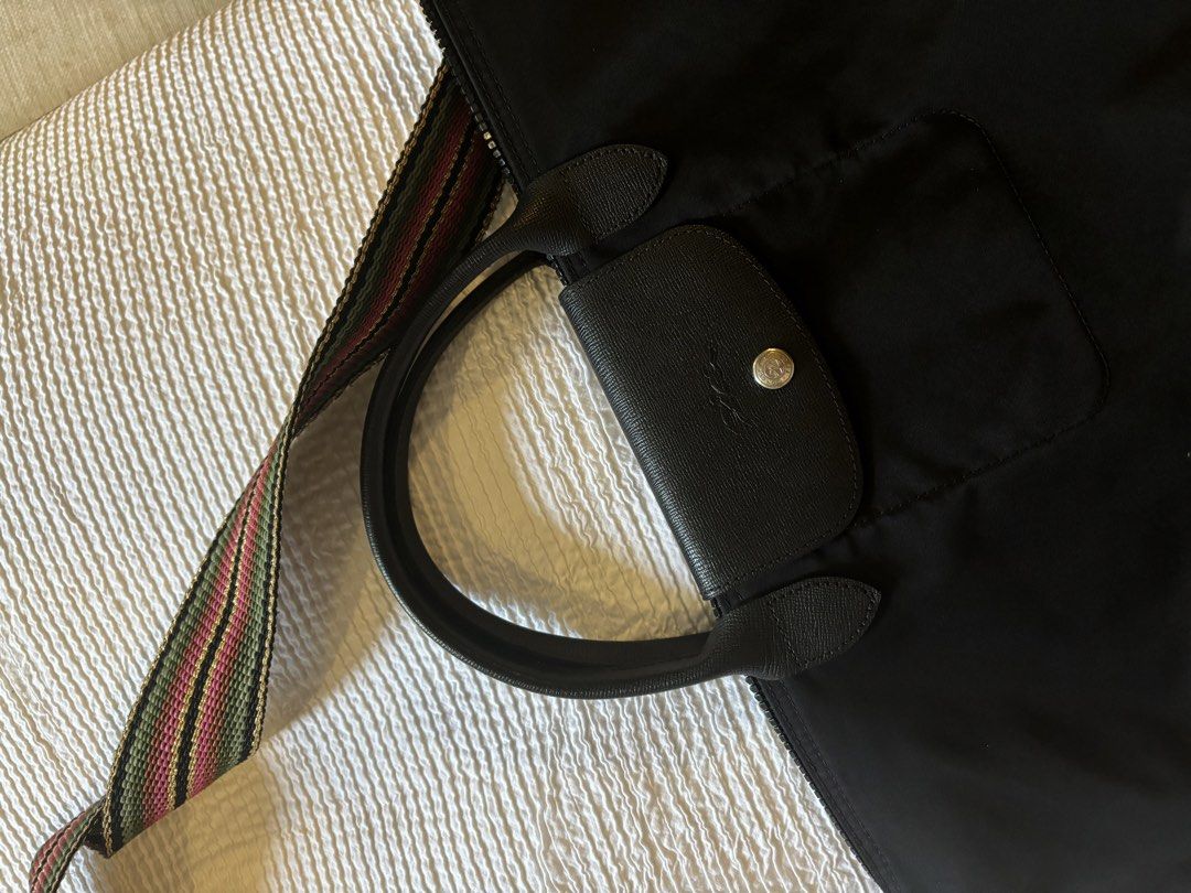 Longchamp Le Pliage Black Bag (Category: Luxury Bags & Wallets) located in Muntinlupa City. Submitted by juliegarcia (Listing ID 1468811182, Image 3). Description: 🚢 Shipping fee not included. 💸 Price negotiable. 💌 DM for more photos & info. .