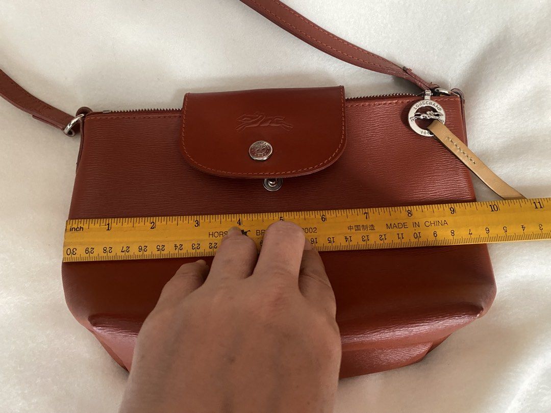 Longchamp le pliage city (Category: Luxury Bags & Wallets) located in Pasig City. Submitted by maricrism68145 (Listing ID 1468772367, Image 3). Description: Still in very good condition,bought in rustans.