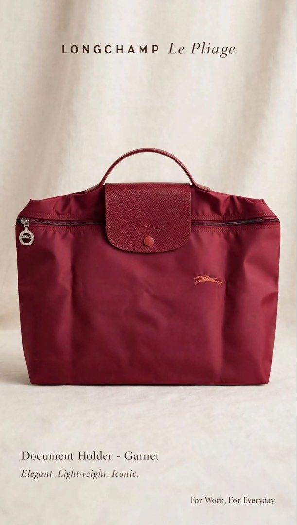 Longchamp Le Pliage Club Document holder now only Php2,990 (Category: Tote Bags) located in Mandaluyong City. Submitted by camrypgo (Listing ID 1468806285, Image 1). Description: Original LC Document bag. Never been used. Can fit 15 inches laptop. Price negotiable for sure buyer.