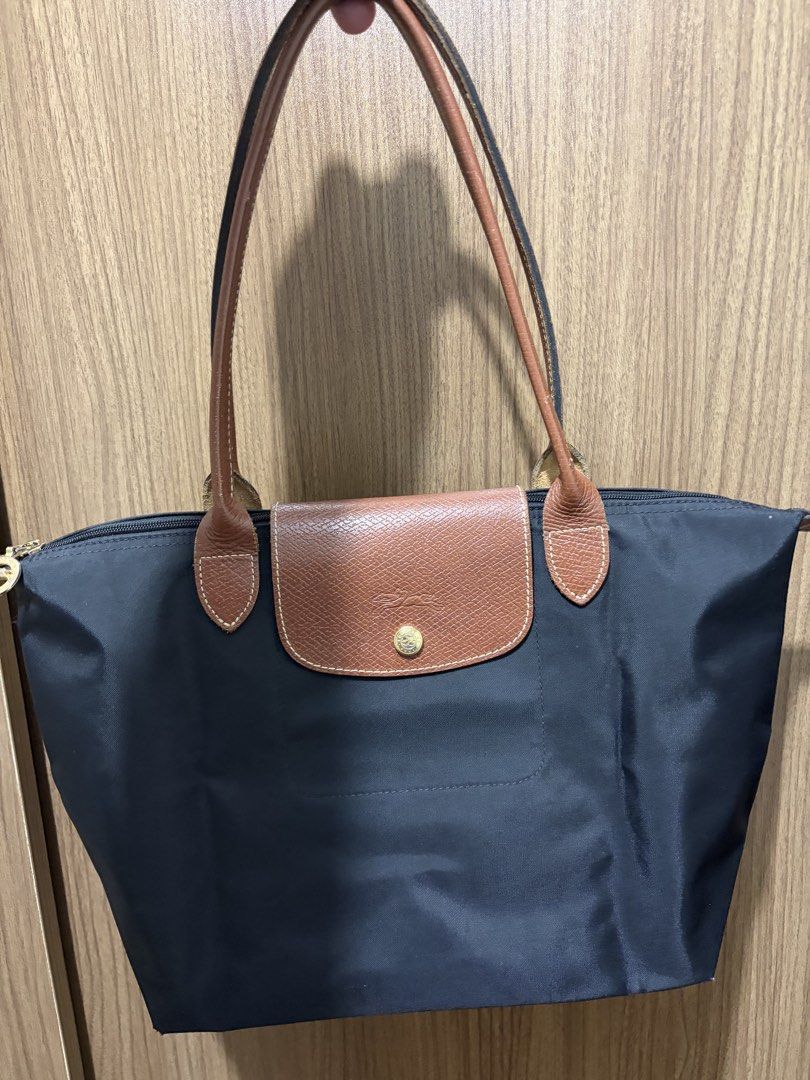 *Longchamp Le Pliage Long Handle* (Category: Luxury Bags & Wallets) located in Mandaluyong City. Submitted by localbudol (Listing ID 1468888320, Image 1). Description: .