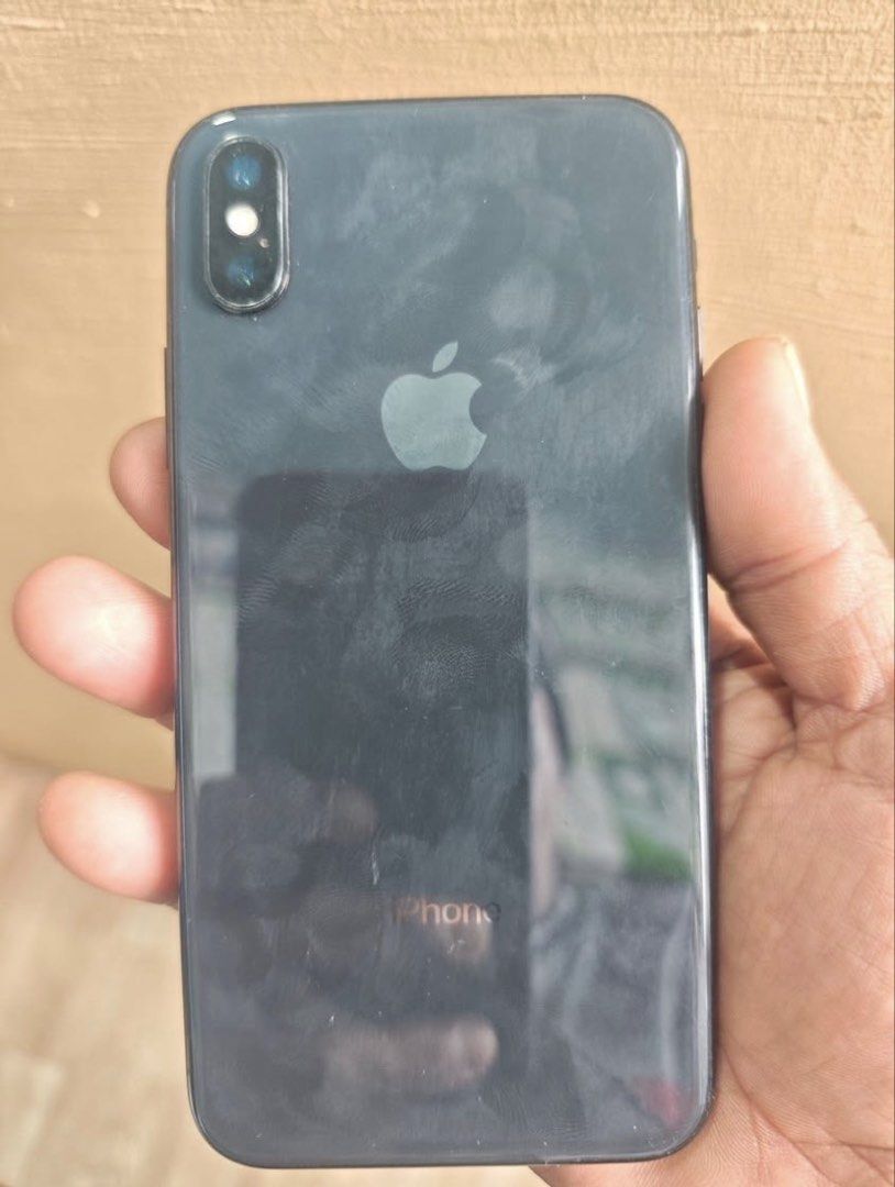 Looking ako ng Iphone X na may issue (Category: iPhone X Series) located in Narra. Submitted by hcjbnk37942 (Listing ID 1468811832, Image 1). Description: Looking ako ng IPhone X na may issue, basta LCD issue lang tapos alam yung Apple ID, bilihin ko nalang.