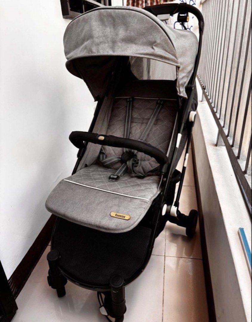 Looping Squizz Grey Baby Stroller (Category: Strollers) located in Rodriguez. Submitted by anjloving (Listing ID 1468713114, Image 1). Description: Looping squizz 2 stroller Price 3.5k nalang po.