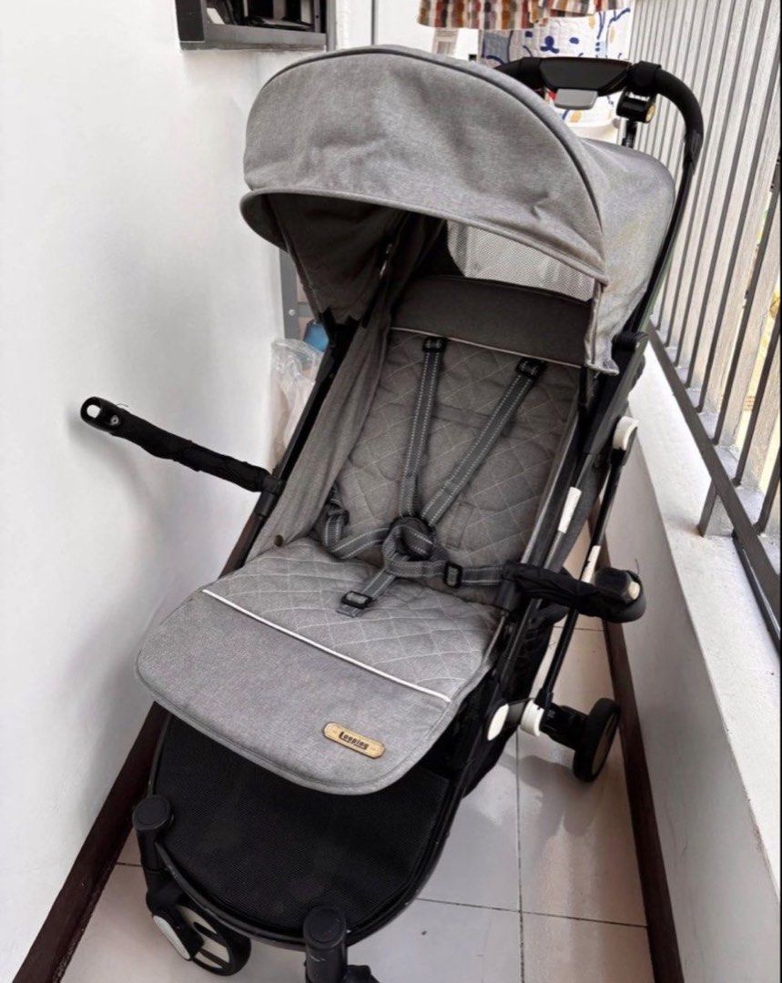 Looping Squizz Grey Baby Stroller (Category: Strollers) located in Rodriguez. Submitted by anjloving (Listing ID 1468713114, Image 3). Description: Looping squizz 2 stroller Price 3.5k nalang po.