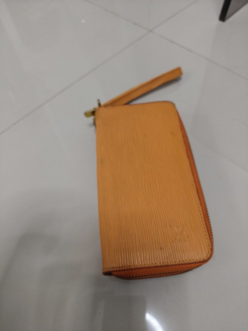 Louis vuitton (Category: Wallets & Card holders) located in Paranaque City. Submitted by judy.arquillos (Listing ID 1468770382, Image 3). Description: LOUIS VUITTON WALLET NO ISSUE ALL DETAILS INDICATED SEE TO APPRECIATE 1500 J&T LALAMOVE.