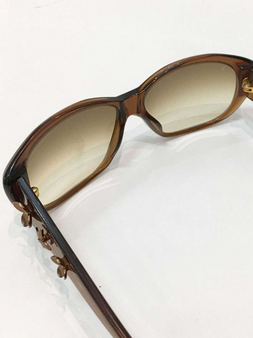 LOUIS VUITTON Acetate Frame Sunglasses - Preloved Au (Category: Luxury Accessories) located in Santa Rosa. Submitted by brandieshoppe (Listing ID 1468788649, Image 2). Description: ✅ Authentic/Original Preloved ✅ From Japan Auction ✅ Money-back Guaranteed If Proven Fake ✅ Message Us For More Details ✅ Open for Layaway Disclaimer: All items sold are preloved unless otherwise stated as brand new. As pre-owned items, signs of previous use, wear, or 