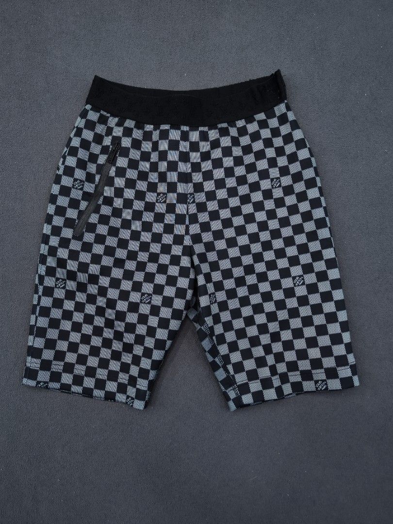 Louis Vuitton Damier Shorts (Category: Luxury Apparel) located in Bulacan. Submitted by emilj23 (Listing ID 1468727425, Image 1). Description: Louis Vuitton Damier Shorts Size 34 on tag L 17 W 22-32 Leg Hole 7 Condition 9/10 Color rate 9.5/10 Issue Garter.