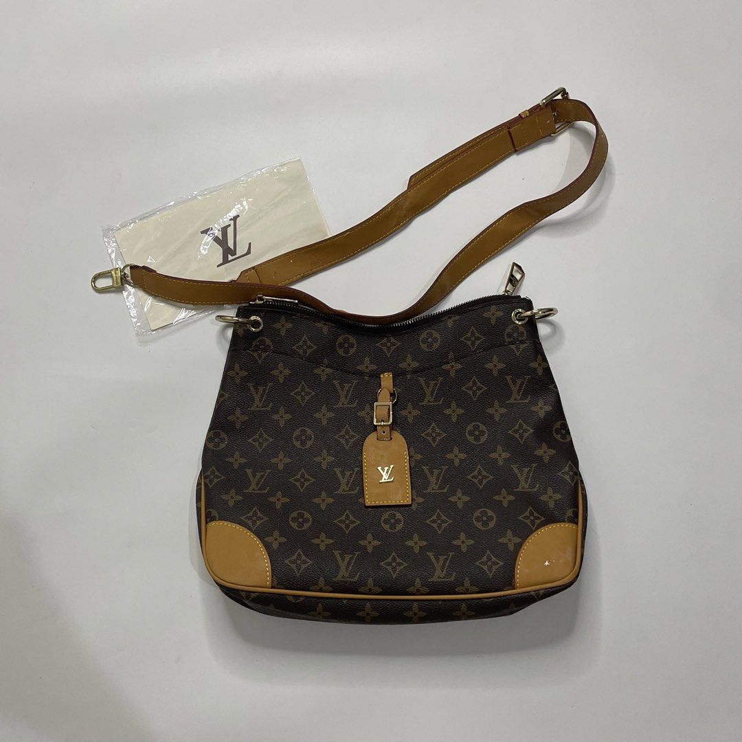 Louis Vuitton Monogram Canvas Hobo Shoulder Bag (Category: Luxury Bags & Wallets) located in Navotas City. Submitted by angelolim983932 (Listing ID 1468820652, Image 2). Description: - Authentic Louis Vuitton shoulder bag in classic Monogram canvas - Features premium vachetta leather trim and gold-tone hardware - Includes adjustable shoulder strap and signature hanging luggage tag with LV logo plaque - Comes with original dust bag, store receipt,