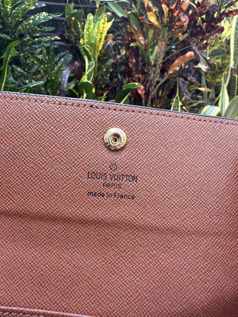 Louis Vuitton Monogram Sarah Long Wallet (Category: Luxury Bags & Wallets) located in Bayambang. Submitted by frugal_vouge (Listing ID 1468778820, Image 3). Description: With issue see pic.